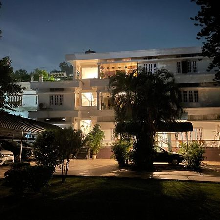 The Choudhury Manor Homestay 古瓦哈提 外观 照片