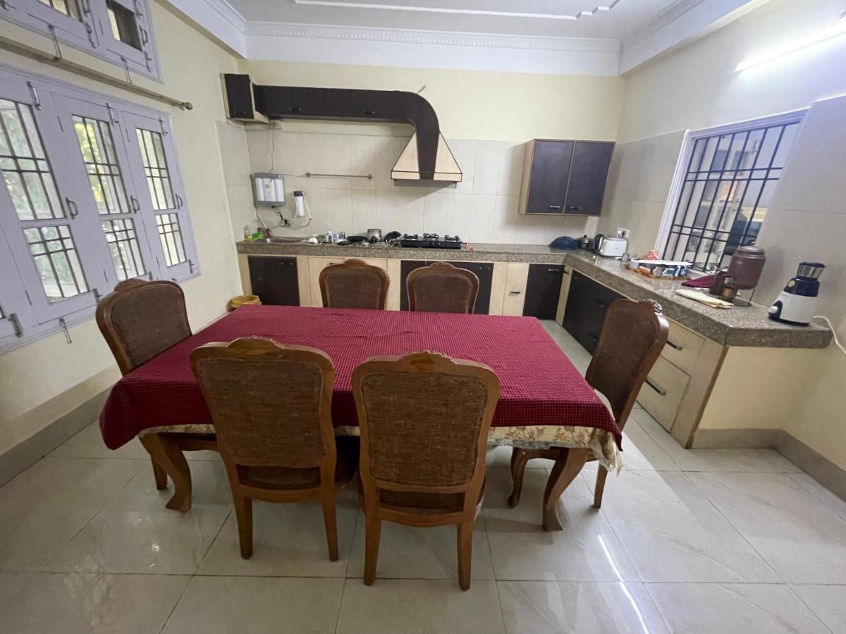 The Choudhury Manor Homestay 古瓦哈提 外观 照片